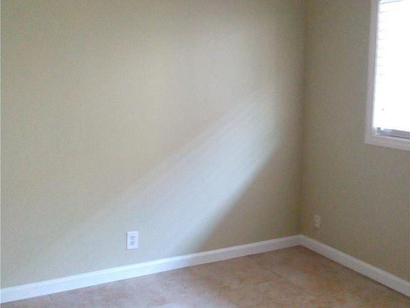 3rd image of 417 N Broadway APT 2