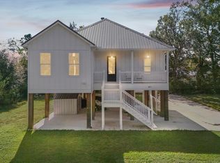 411 Water St, Waveland, MS 39576