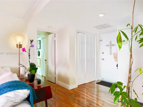 11111 Biscayne Blvd #20E, Miami, FL 33181