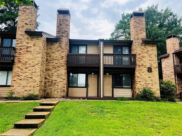 2521 Crosstimbers Street #B4, Huntsville, TX 77320