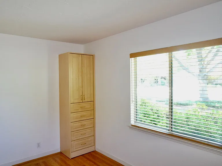 37 N Avalon Dr — Photo 20