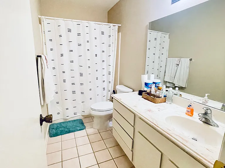 2nd Floor shared bathroom