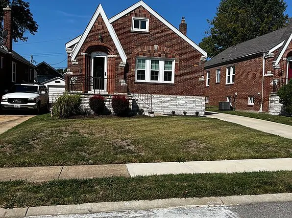 9047 Rosemary Ave, Saint Louis, MO 63123