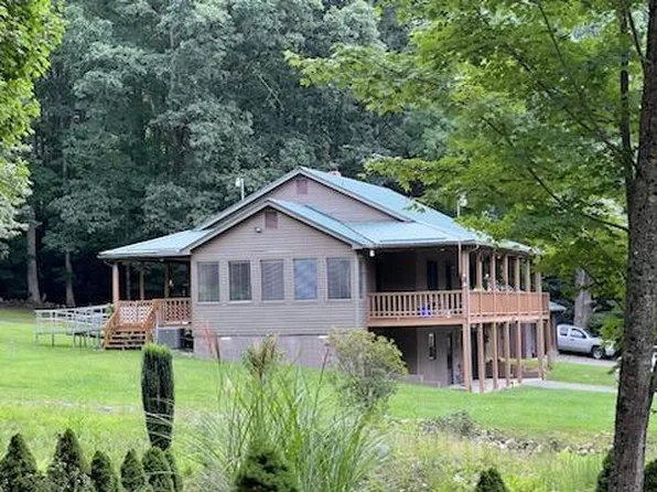 1063 Hawkins Rd, Laurel Bloomery, TN 37680