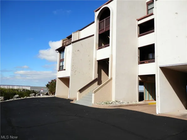 1803 E Perry St APT 41, Port Clinton, OH 43452