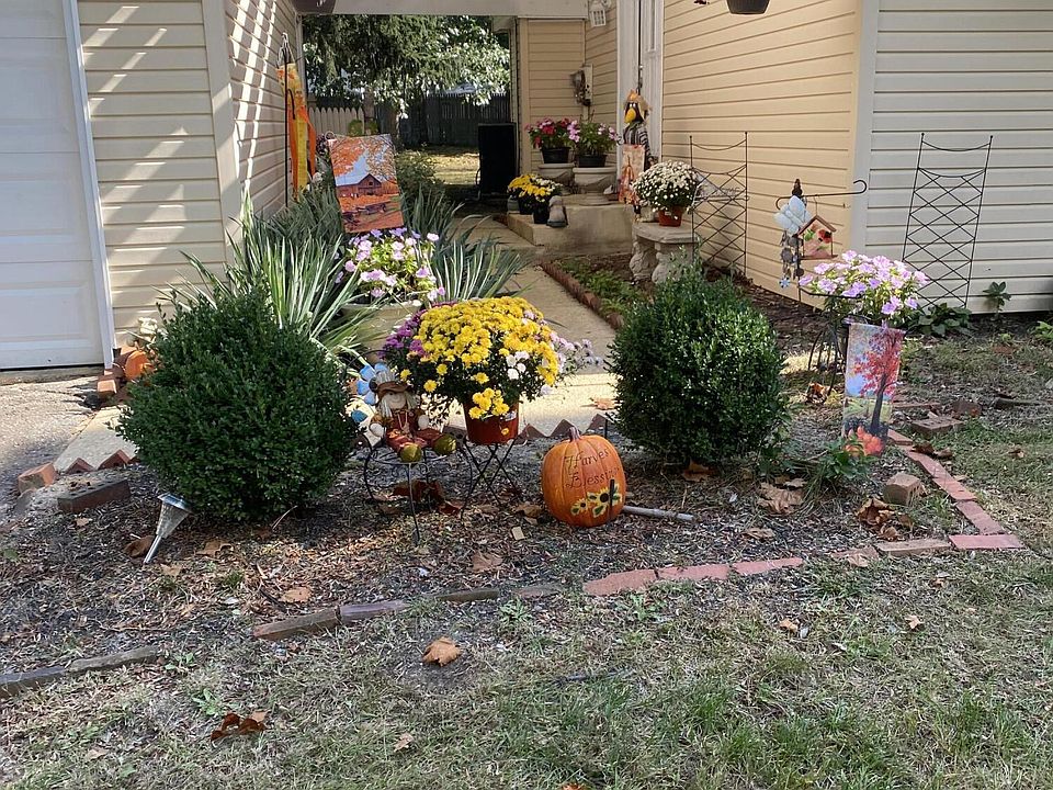 2nd image of 69 Buckingham Dr