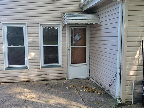 3rd image of 4410 W 143rd St