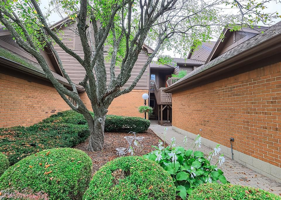 1st image of 7167 Bluffs Dr #7167