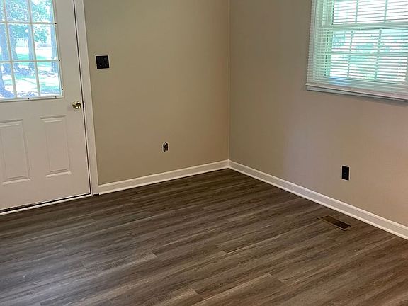 5th image of 615 Whitsett Ave