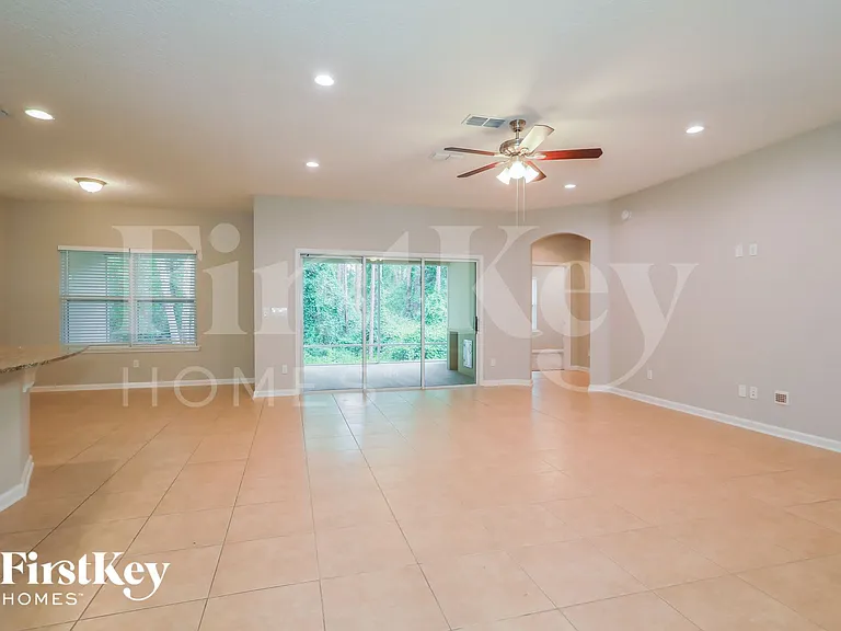 166 Queen Victoria Ave — Photo 5