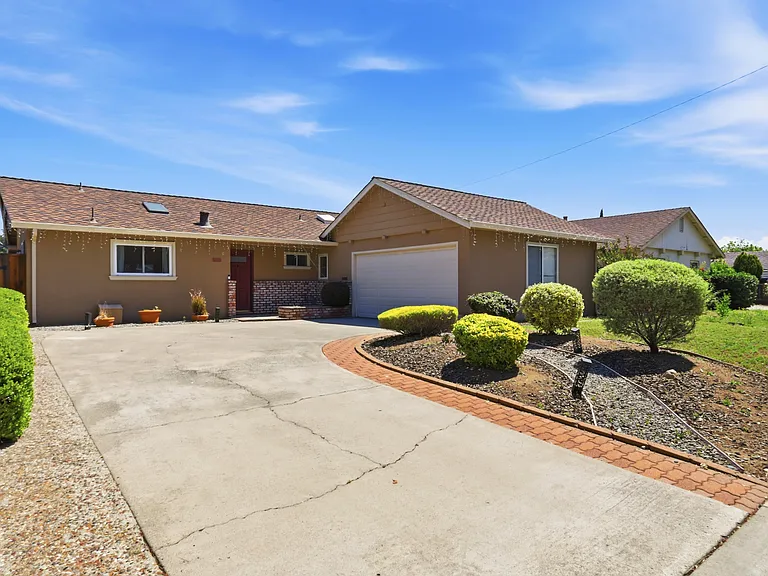 5588 Dartmouth Dr — Photo 28