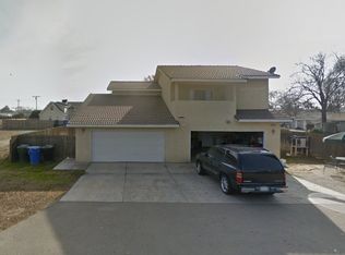 1361 Claridge Ln, Hanford, CA 93230