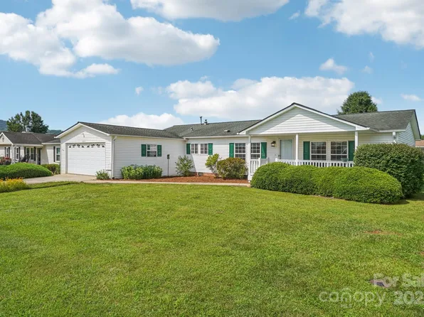 617 Paisley Ct, Hendersonville, NC 28739