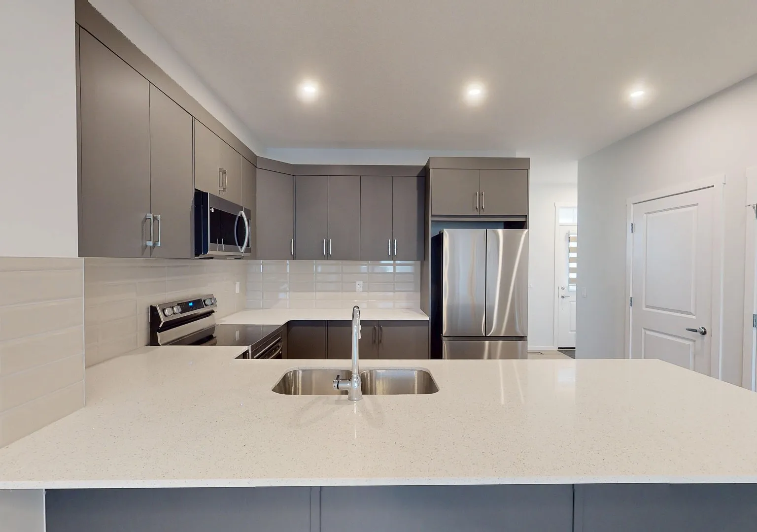 408 Cityline Way NE — Photo 1