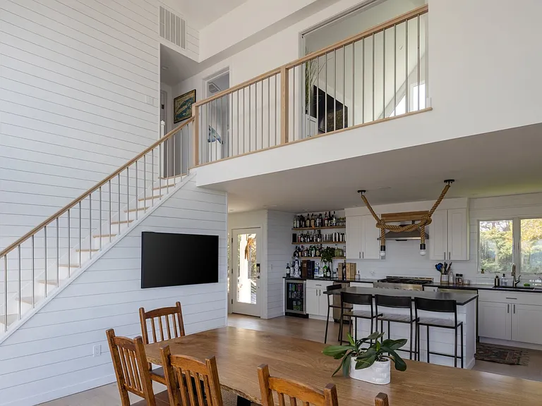 18 E Landing Rd — Photo 7