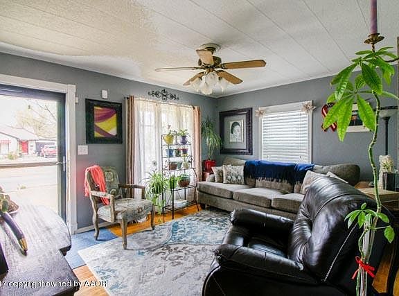 3rd image of 1005 S Kentucky St