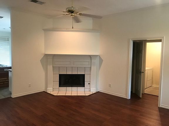 3rd image of 3601 Sagewood St