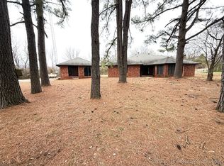 620 S 24th St, Okemah, OK 74859