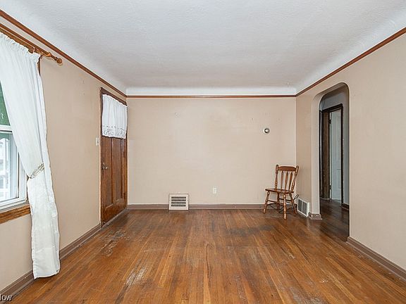 5th image of 4530 Wood Ave