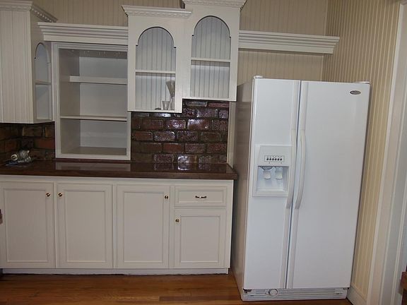5th image of 515 E Charnwood St