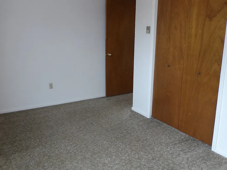 4 Hoffman Dr #1-4 — Photo 10