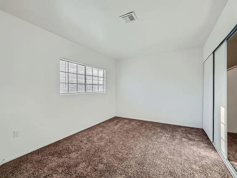 76 N 27th St #B — Photo 8
