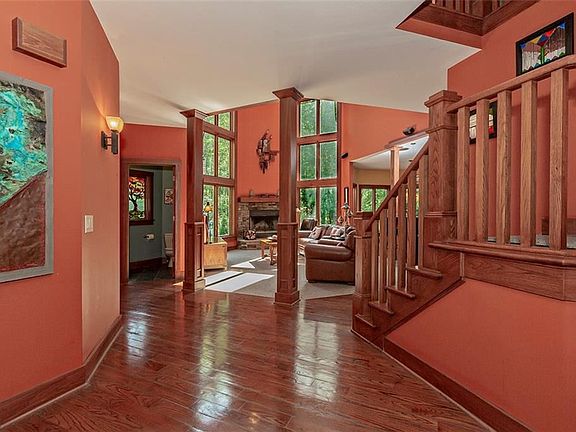 5th image of 9825 Rosewood Dr
