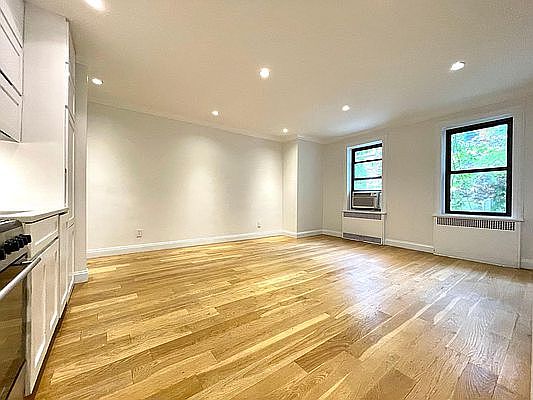 1st image of 421 W 21st St #1G