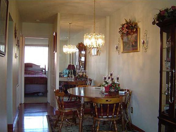2nd image of 212 Casa Bella Ct #212