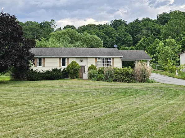 130 Carolyn Ln, East Freedom, PA 16637