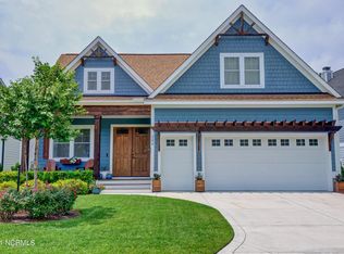 546 Moss Lake Ln, Holly Ridge, NC 28445