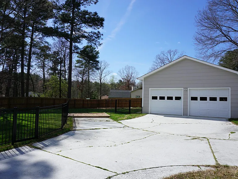 1302 Clinton Rd — Photo 4