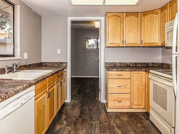 3rd image of 2962 Hermosa Ct