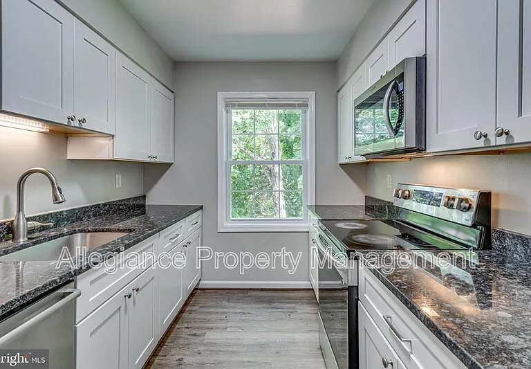 3374 Breckenridge Ct — Photo 10