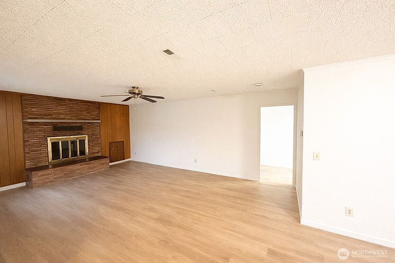 4th image of 211 Latona Street