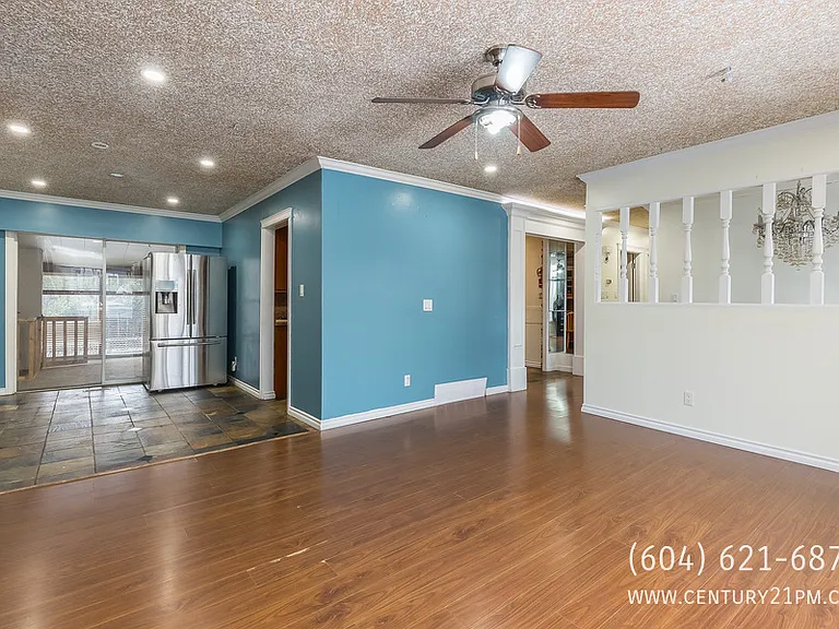 2088 Majestic Cres #UPPER — Photo 12