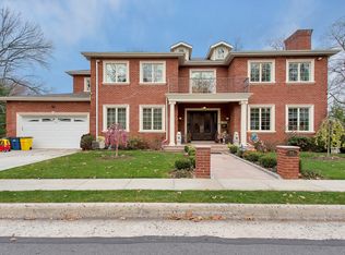 25 Windsor Rd, Great Neck, NY 11021