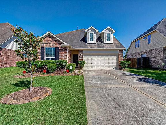 Checkout the elongated driveway!