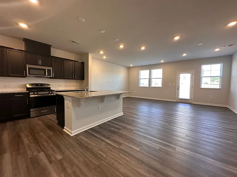5927 Woodlawn Dr — Photo 9