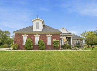 8401 Heartwood Dr, Newport, MI 48166