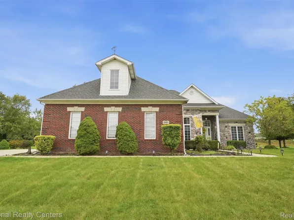 8401 Heartwood Dr, Newport, MI 48166