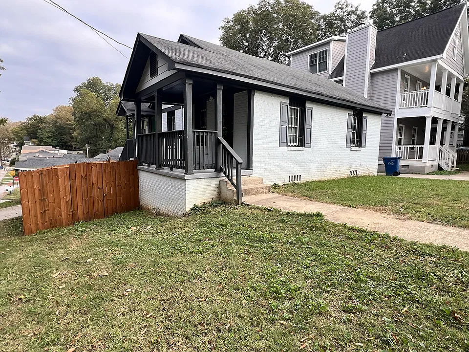 138 Lawton St SW