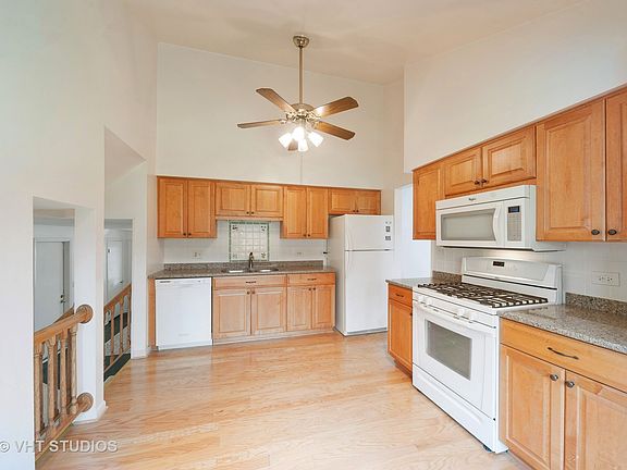 4th image of 740 N Stark Dr