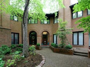 139 N Central Ave APT D, Saint Louis, MO 63105