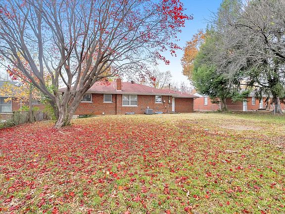 5th image of 10026 Grosvenor Dr