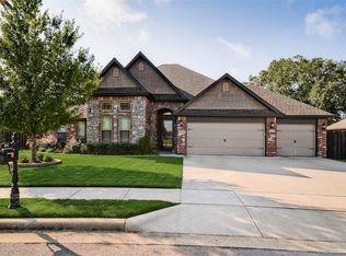 6002 Sommerset St, Rogers, AR 72758