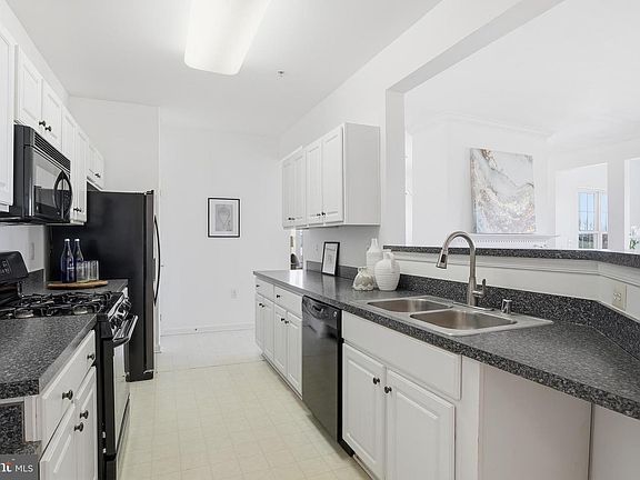 3rd image of 12916 Fox Bow Dr APT 302