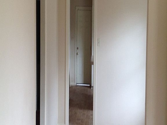 2nd image of 140 Morningview Dr