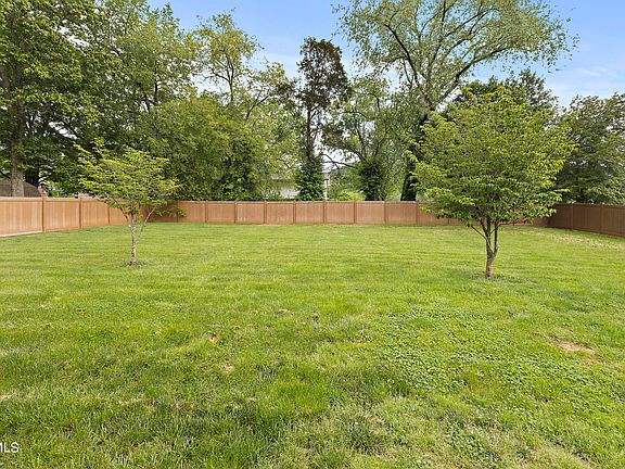 3rd image of 309 Rosemont Dr