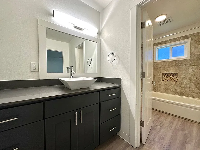 J3 Apartments — Photo 8